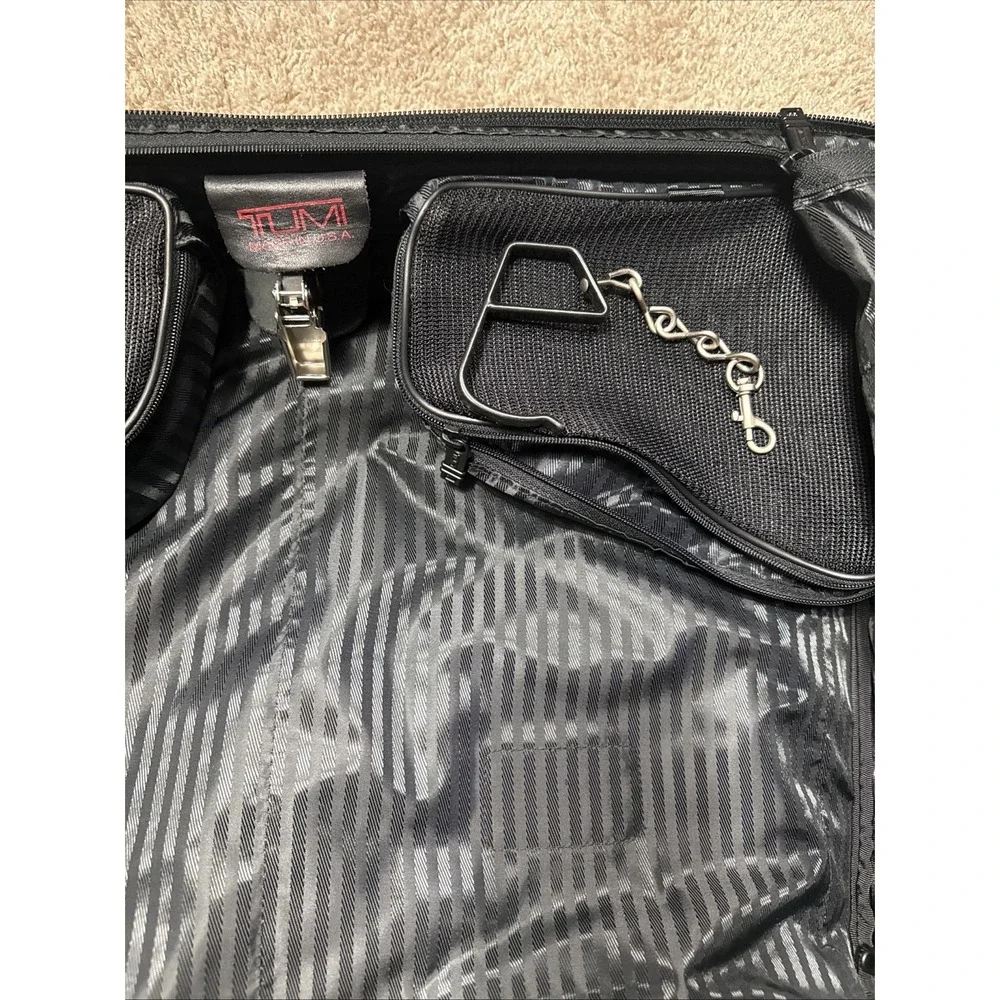 TUMI 2231D3 Wheeled Folding 3 Way Garment Bag Nylon 24x14x20 Black EXCELLENT‎